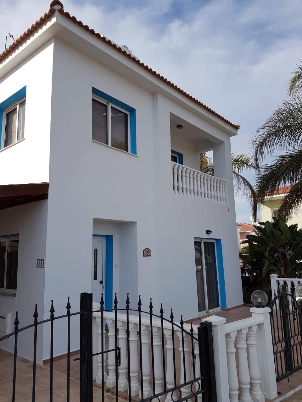 Villa Emiliana Paralimni Bagian luar foto