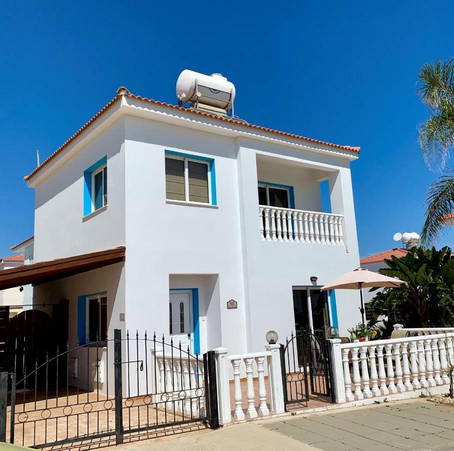 Villa Emiliana Paralimni Bagian luar foto